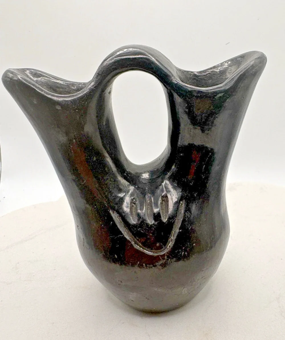 Santa Clara Blackware Wedding Vase Bear Paws 4.5